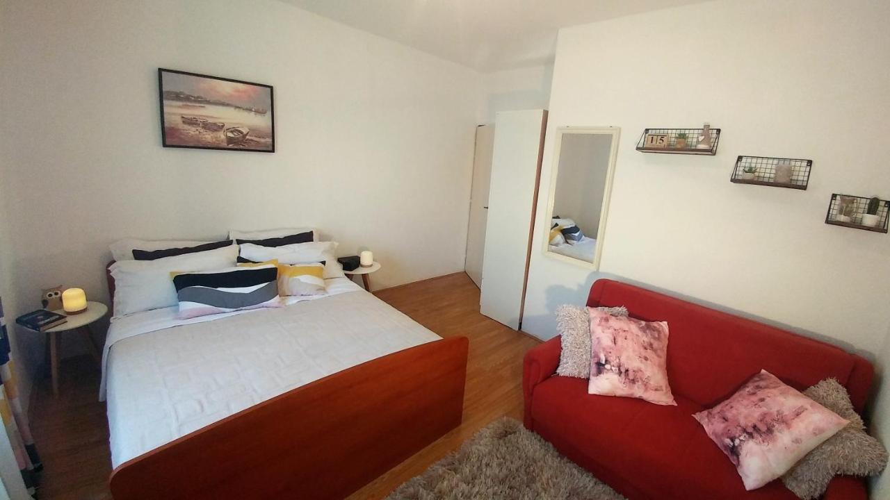 Apartments Pipi Pakostane Luaran gambar