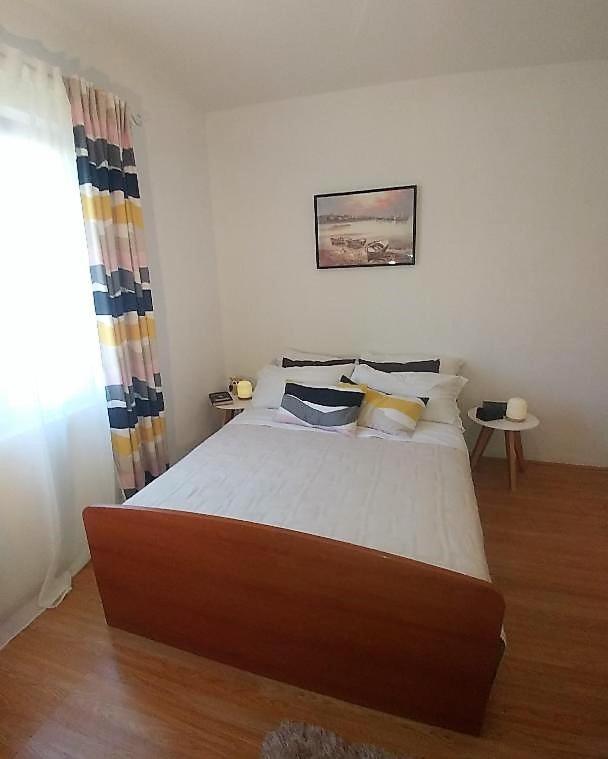 Apartments Pipi Pakostane Luaran gambar