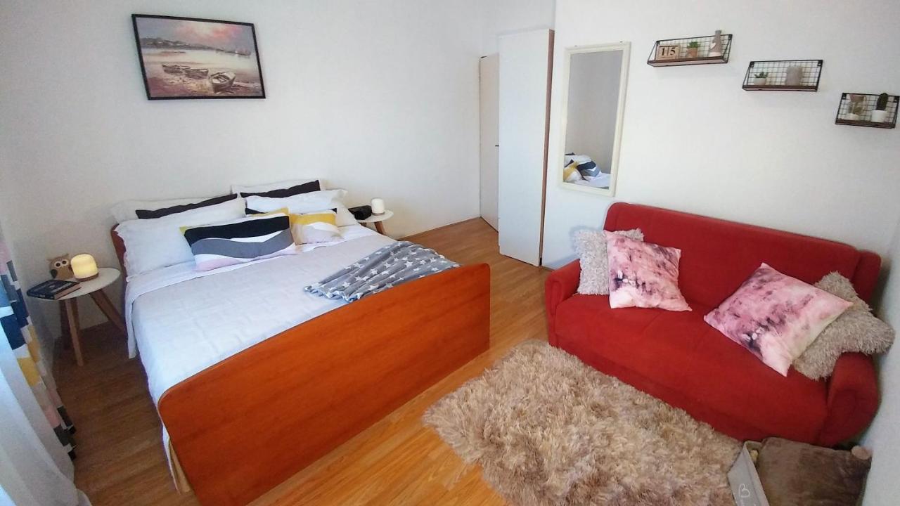 Apartments Pipi Pakostane Luaran gambar