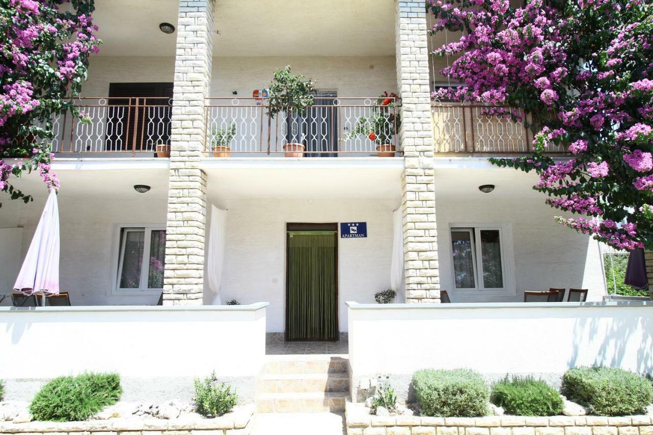Apartments Pipi Pakostane Luaran gambar
